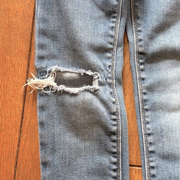 Old Navy Ballerina Distressed Jeans - Picture 3 of 7